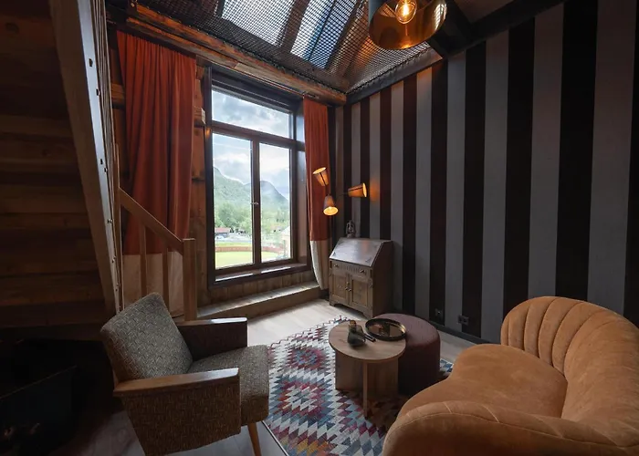 Jølstraholmen Landskapshotell *